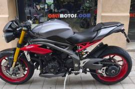 Triumph Speed Triple R 1050
