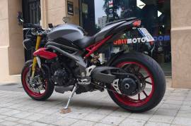 Triumph Speed Triple R 1050