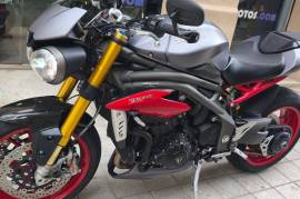 Triumph Speed Triple R 1050