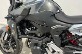 BMW F900R