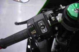 Kawasaki Ninja ZX - 10 R