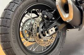 Moto Morini X-Cape LLANTAS RADIOS