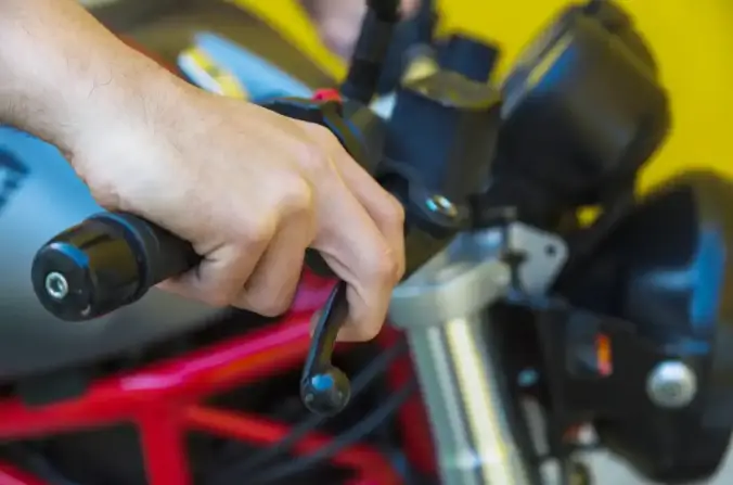 Mantenimiento básico para motos de segunda mano: guía práctica y consejos clave